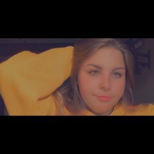 Meet your Posher, Emilee